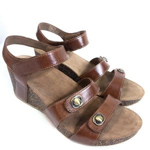 Dansko Savannah Three-Strap Tan Leather Cork Wedge Sandal Sz 36 Stain Resistant